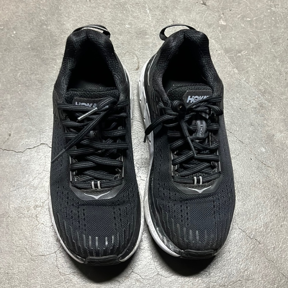 Hoka One One Clifton’s shoes